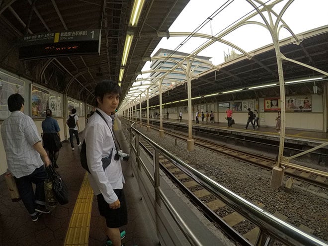 รอรถไฟไปย่าน harajuku